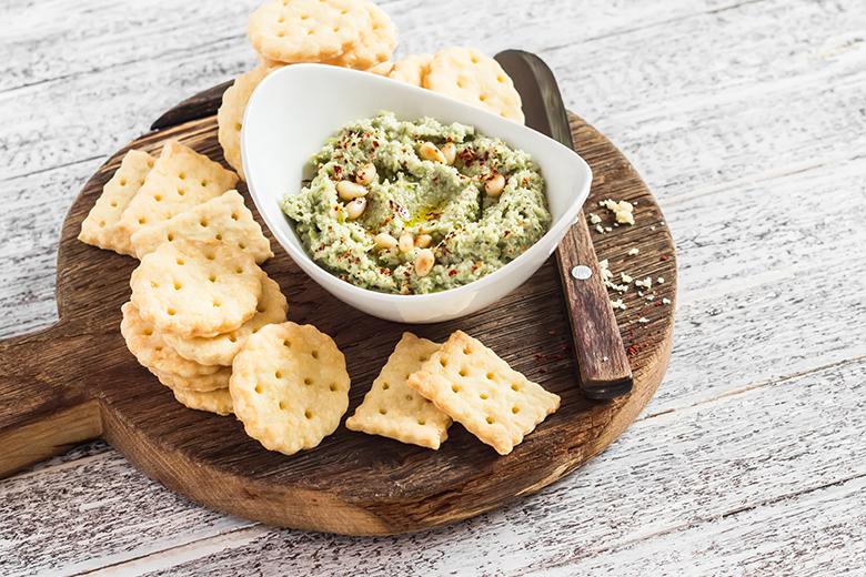 Broccoli-Aufstrich mit Pinienkerne