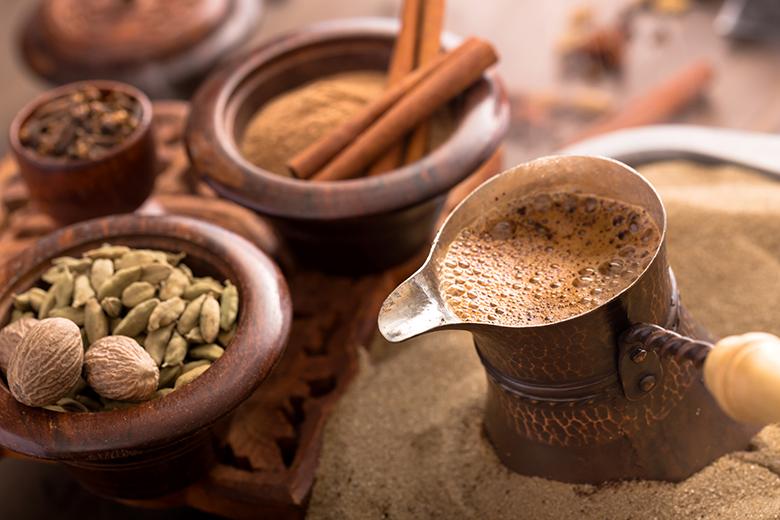 Kaffeegetränk mit Kardamom