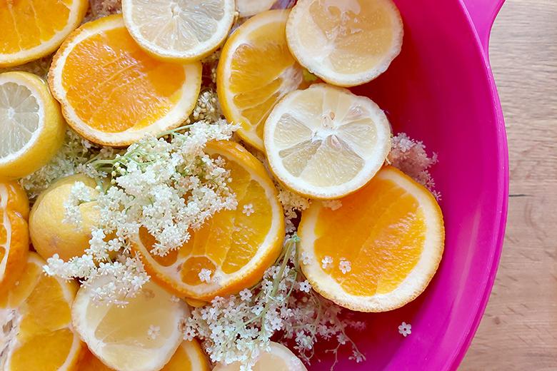 Holunderblütensaft mit Orange