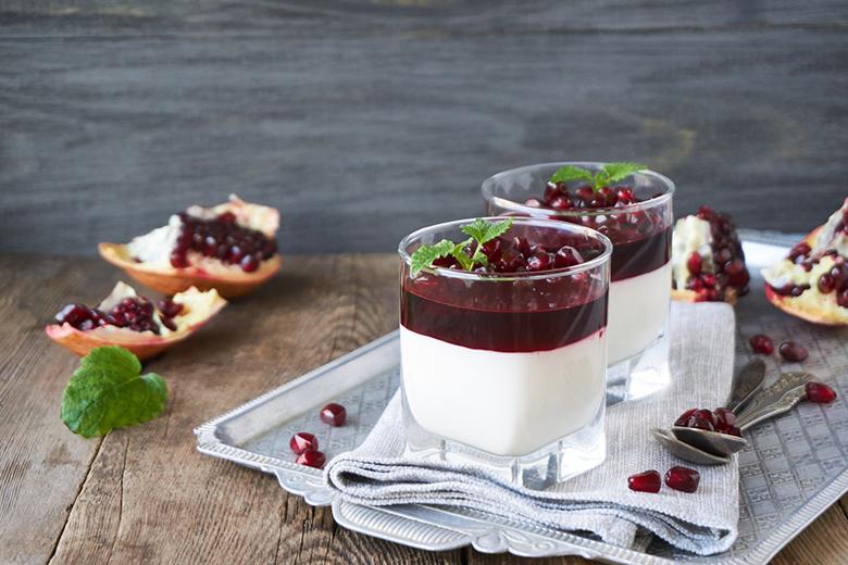 Panna Cotta mit Granatapfelgelee
