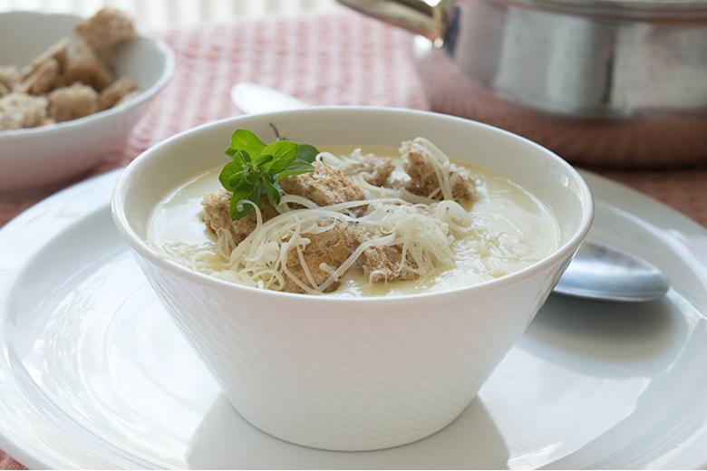 Montafoner Käserahmsuppe