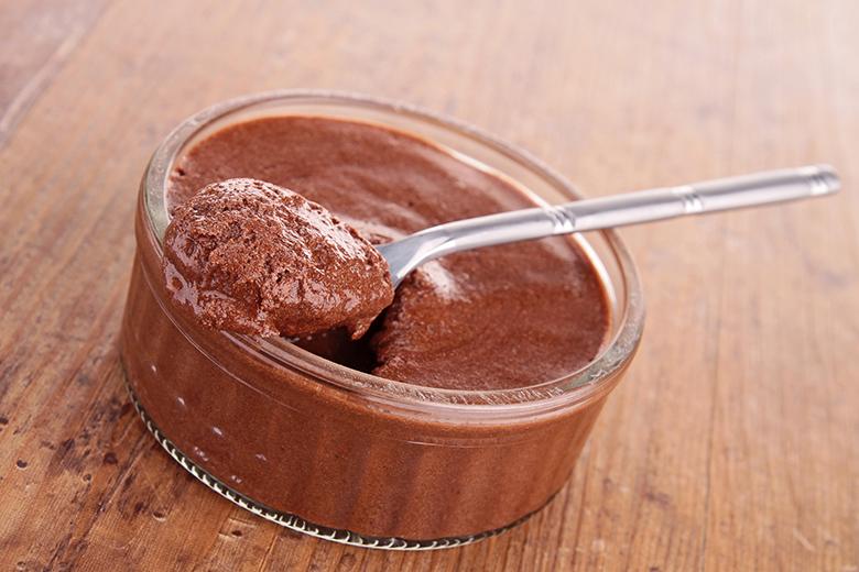 Mousse e Chocolat mit Mineralwasser