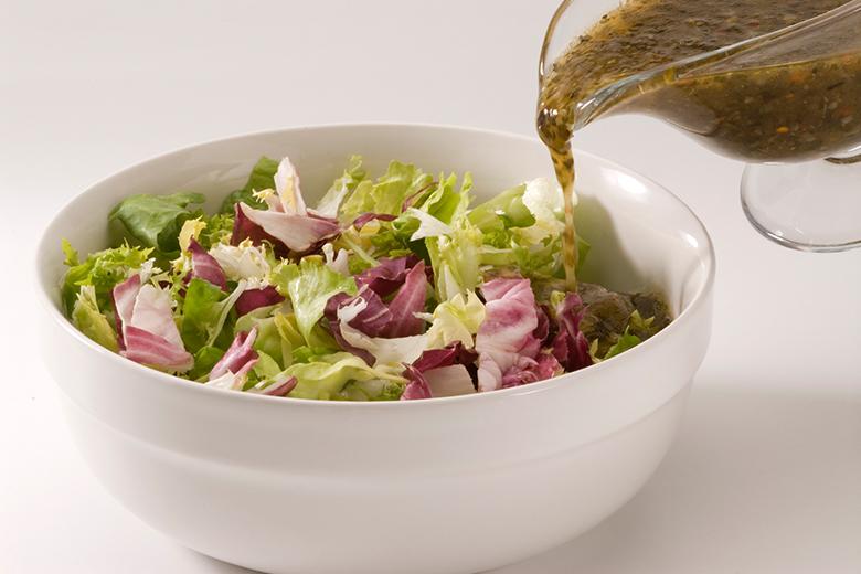 Senf-Honig-Dill-Dressing mit Mineralwasser