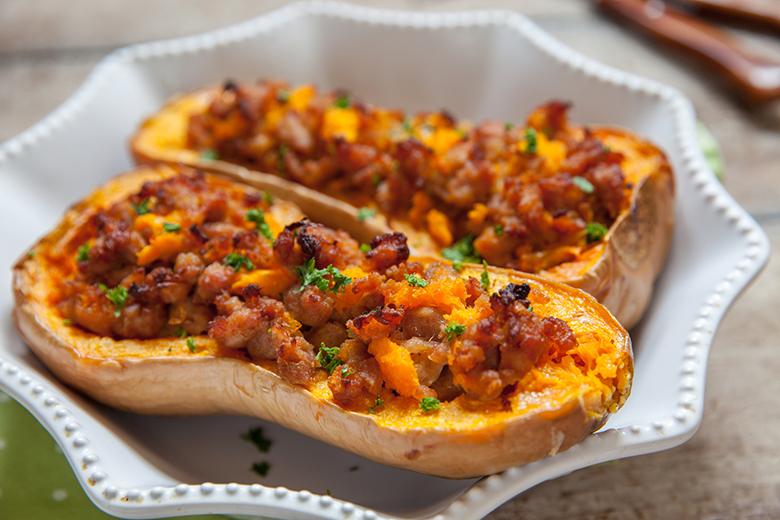 Gefüllter Butternutkürbis mit Hackfleisch