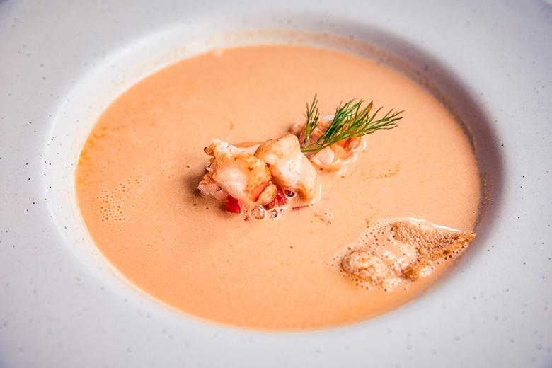 Hummersuppe mit Garnelen
