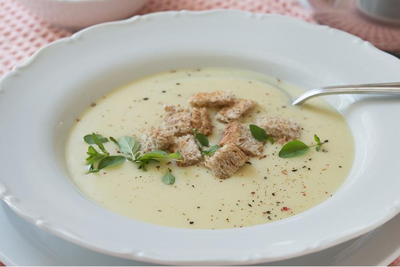 Schmelzkäsesuppe