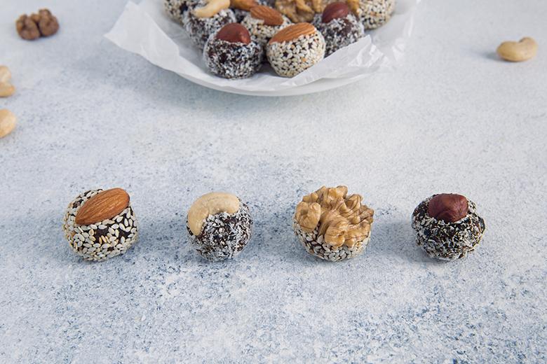 Energieballs mit Nüssen