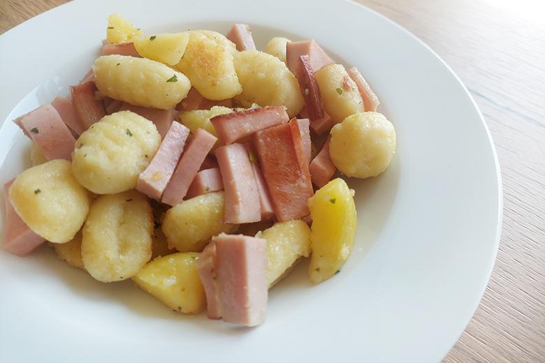 Gnocchi-Fleischkäsepfanne