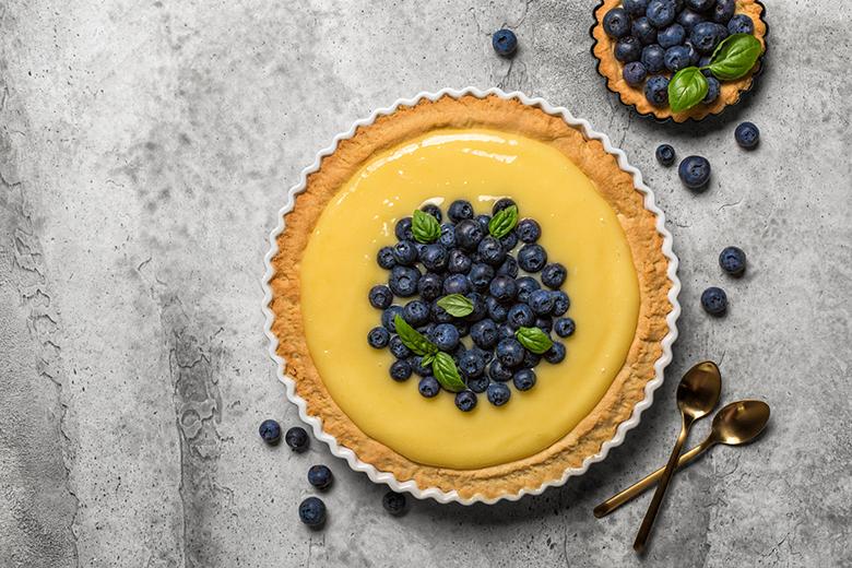Zitronen-Quark-Tarte mit Blaubeeren