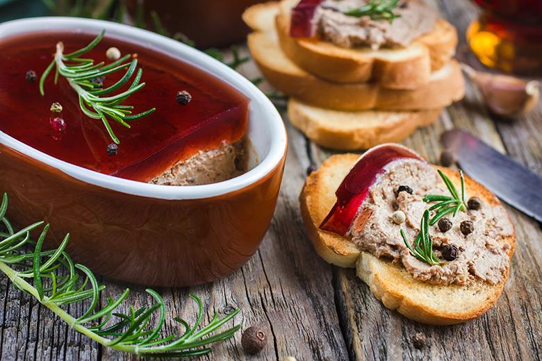 Leberpastete mit Rotweingelee