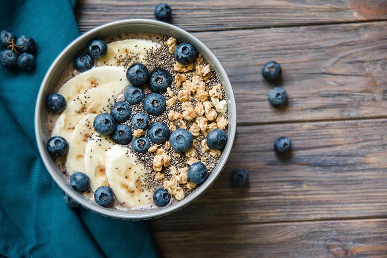 Frühstücksbeeren-Smoothie-Bowl