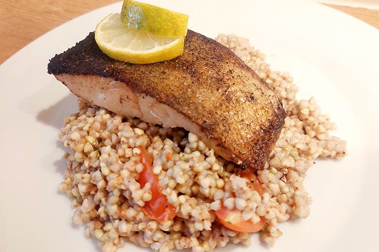 Wildlachsfilet auf Buchweizen