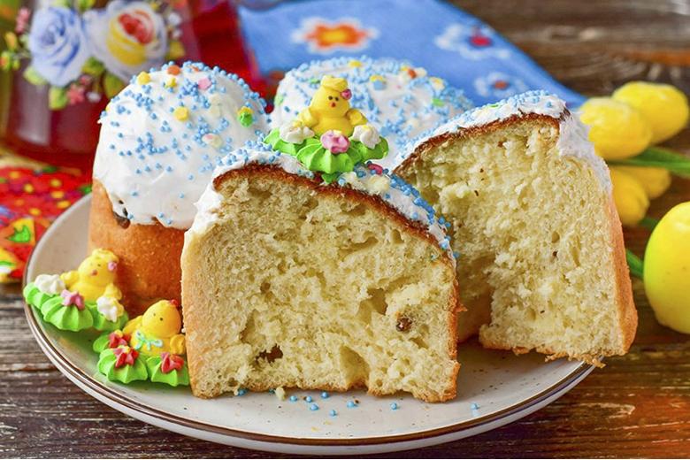Osterkuchen mit Rosinen