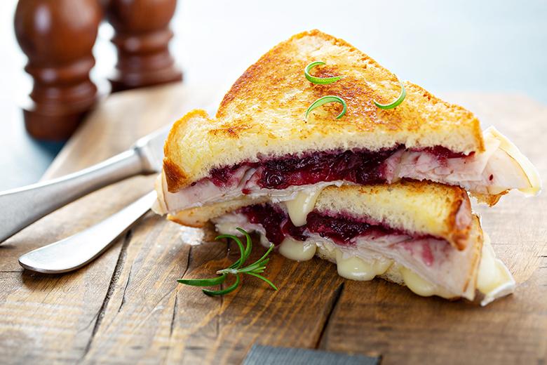 Johannisbeeren-Käse-Sandwich