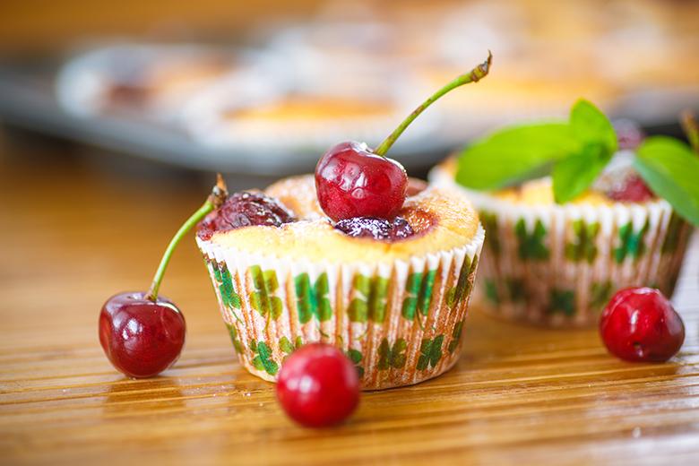 Cheesecake-Muffins mit Kirschen
