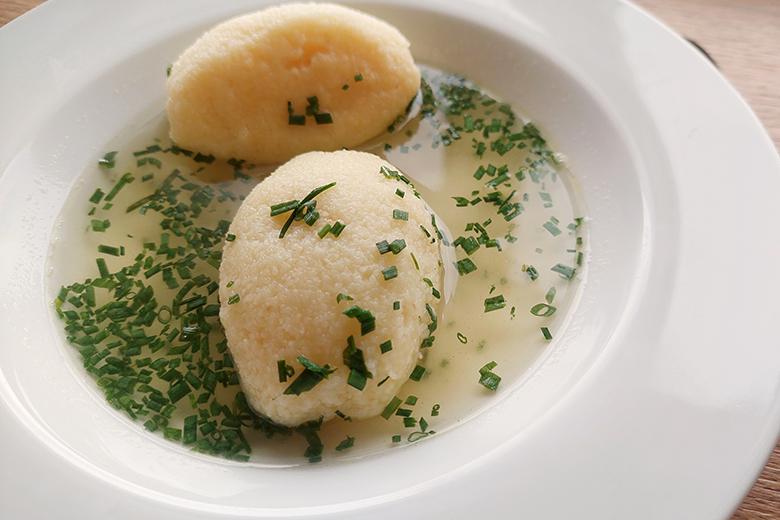 Griessnockensuppe