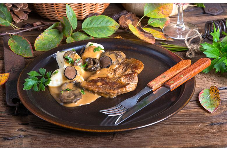 Steak mit Steinpilzsauce