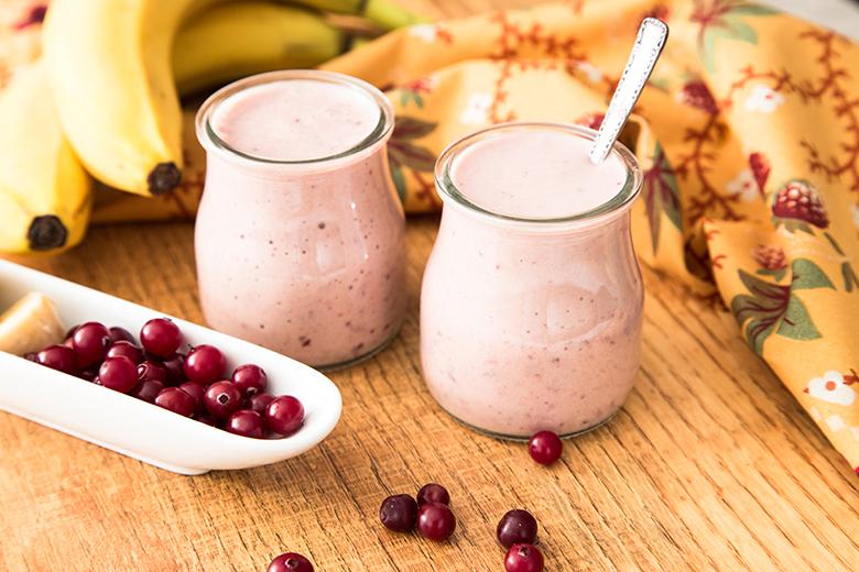 Bananen-Preiselbeeren-Milchshake