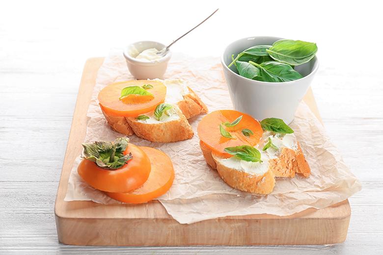 Bruschetta mit Kaki