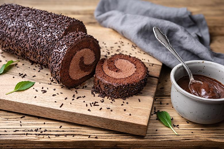 Schokoladen-Biskuitroulade