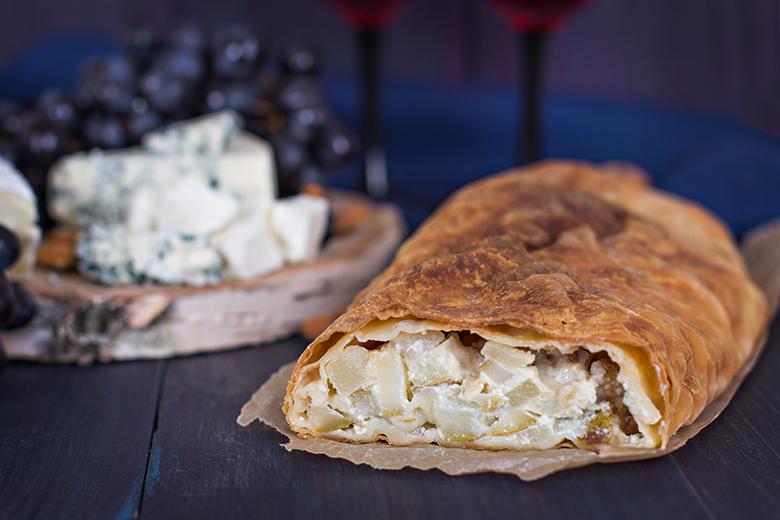 Birnen-Blauschimmelkäse-Strudel