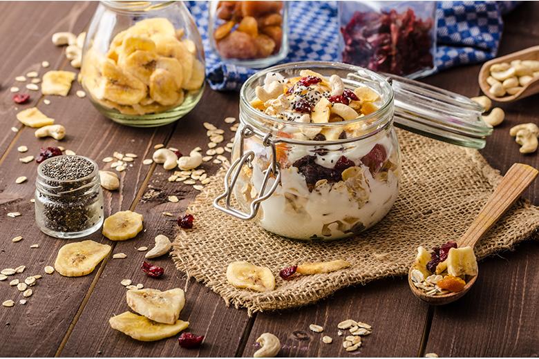 Granola mit Trockenfrüchten
