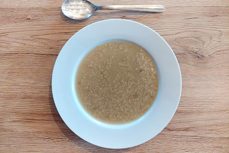 Gesunde Haferflocken-Suppe