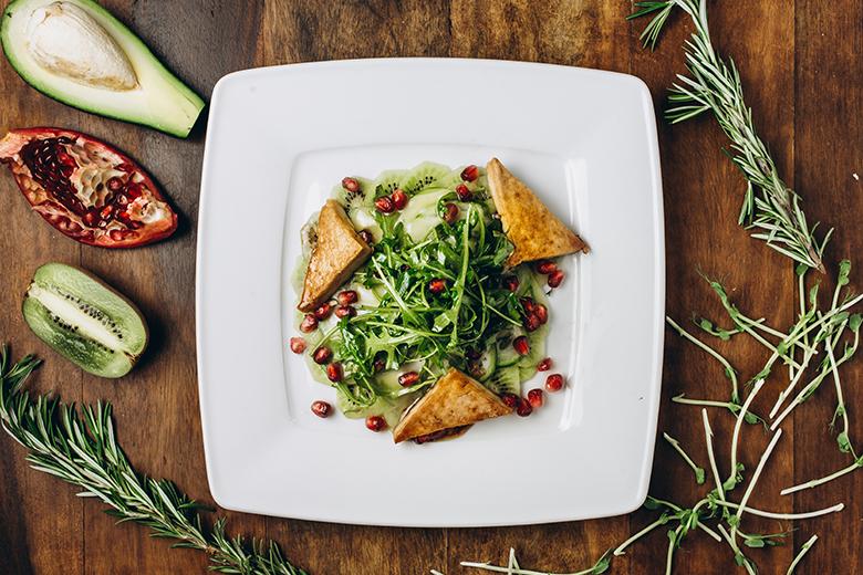 Kiwi-Carpaccio mit geräuchertem Tofu