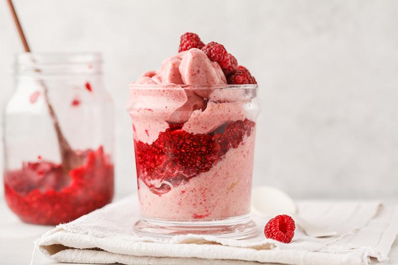 Nicecream mit Himbeeren