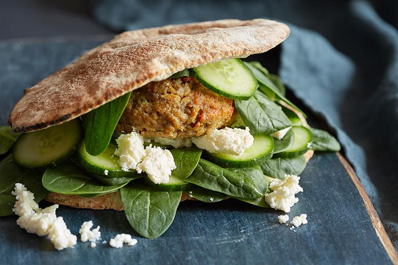 Fladenbrotsandwich mit Gemüseplätzli