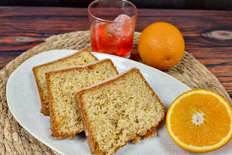 Aperol-Kuchen mit Glasur