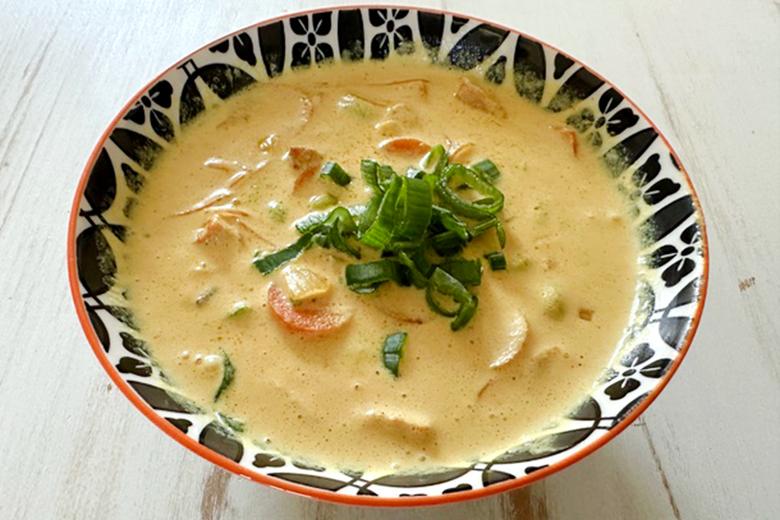 Thai-Suppe mit Quorn-Geschnetzeltem