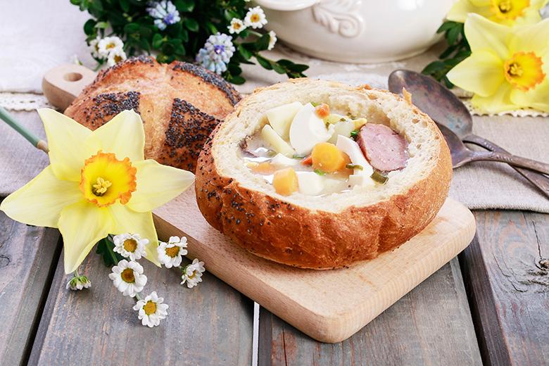 Sauerroggensuppe im Brotlaib