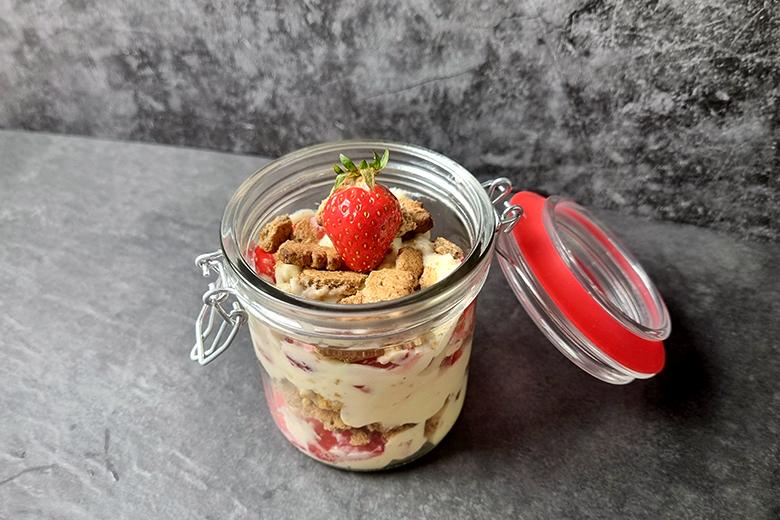 No bake Erdbeerkuchen im Glas