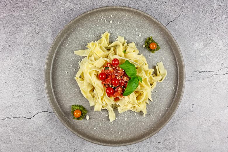 Pasta mit Johannisbeertomaten