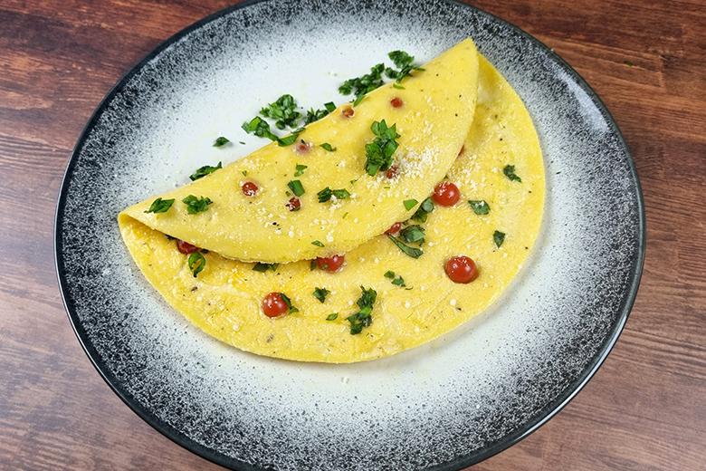 Tomatenomelette mit Johannisbeertomaten