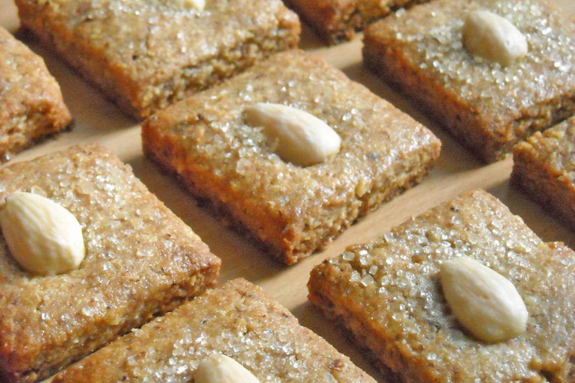 Vollkornguetzli mit Mandeln