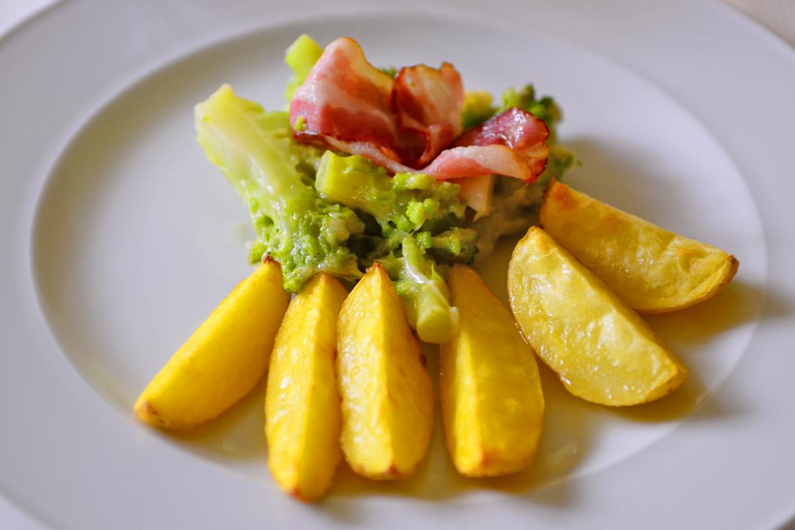 Ofenkartoffeln mit überbackenem Gemüse