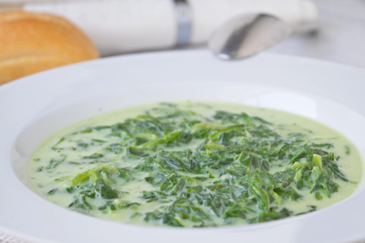 Spinatsuppe mit Schmelzkäse