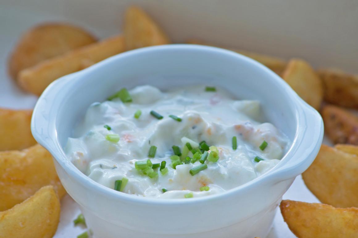 Country-Kartoffeln mit Kräutersauce