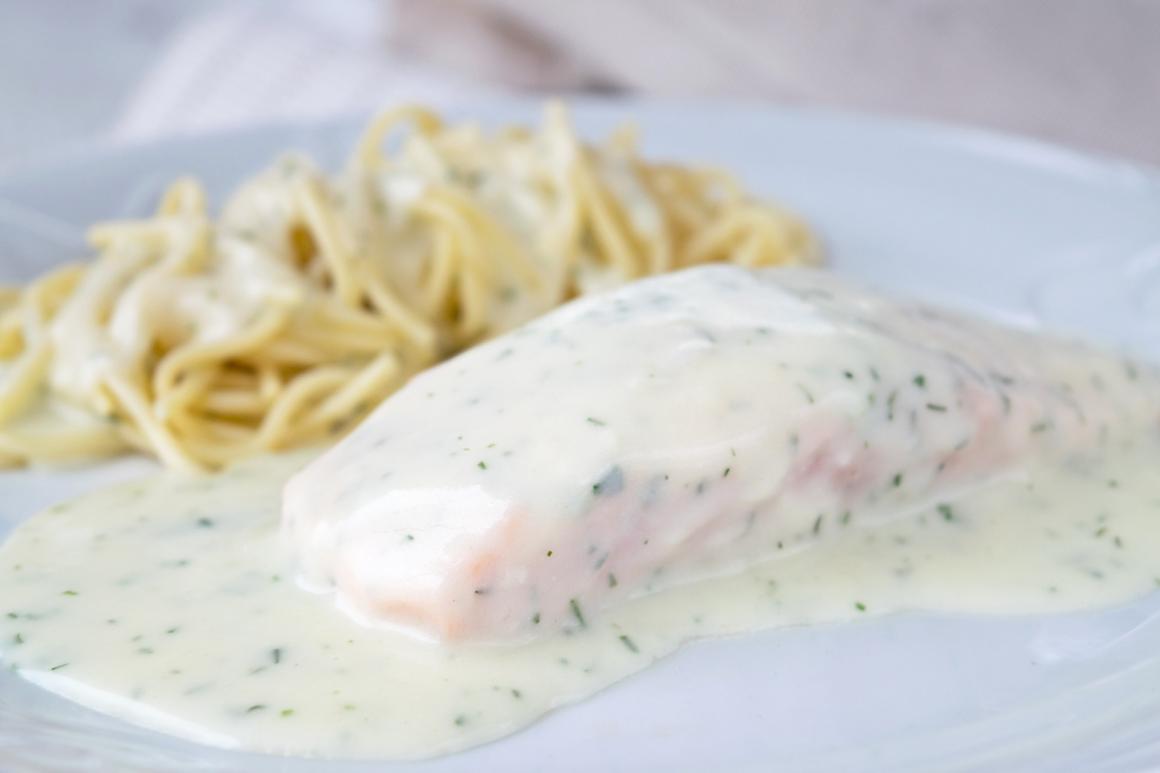 Lachs mit Dillsauce