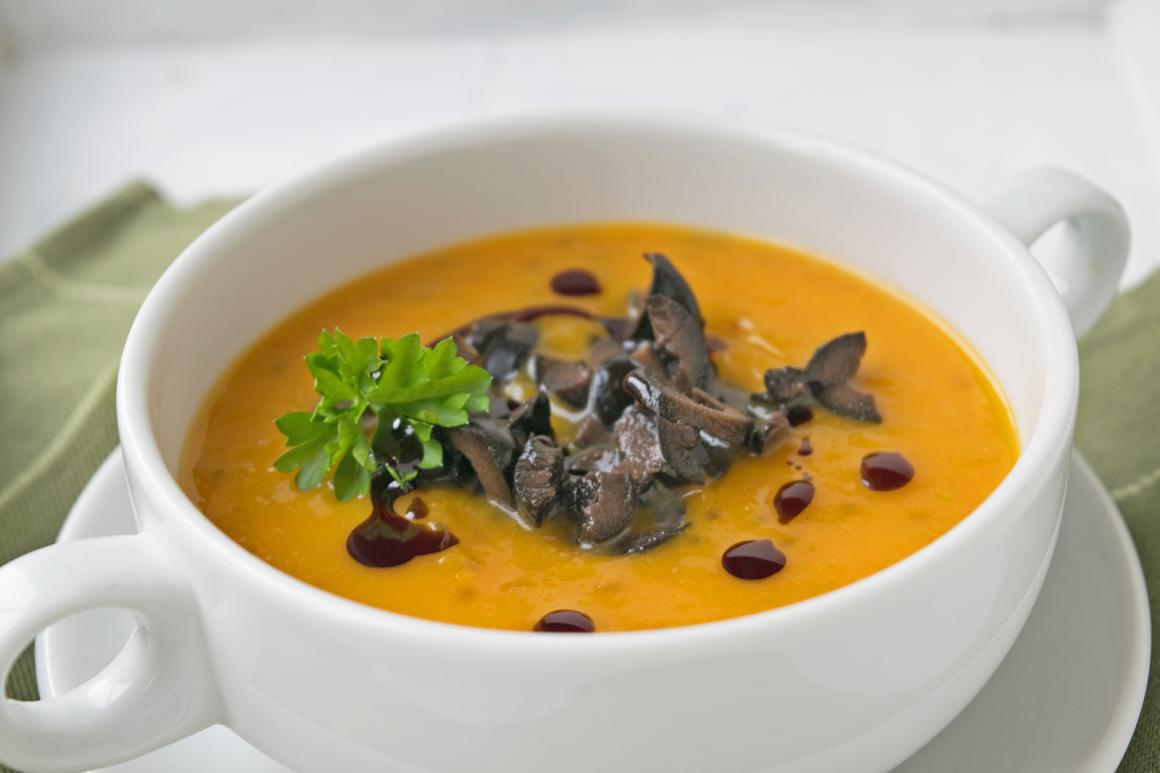 Fruchtige Kürbissuppe mit Chia Samen