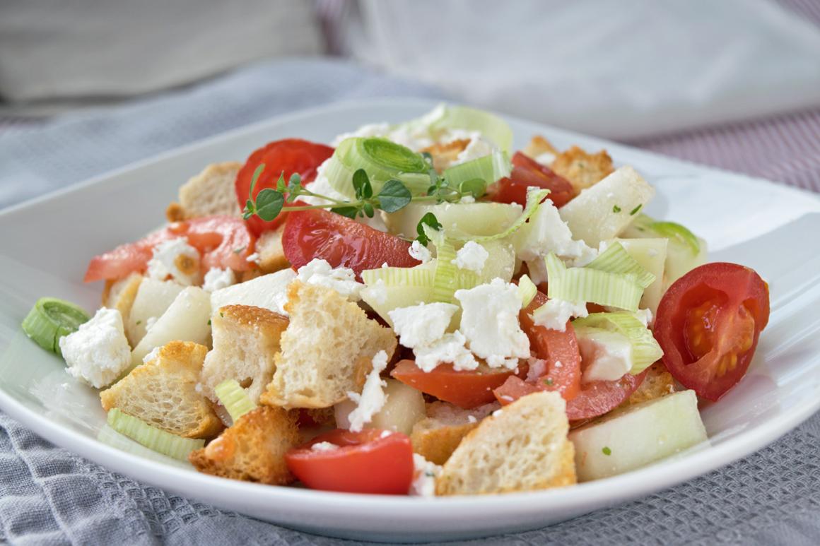 Tomatensalat mit Schafskäse
