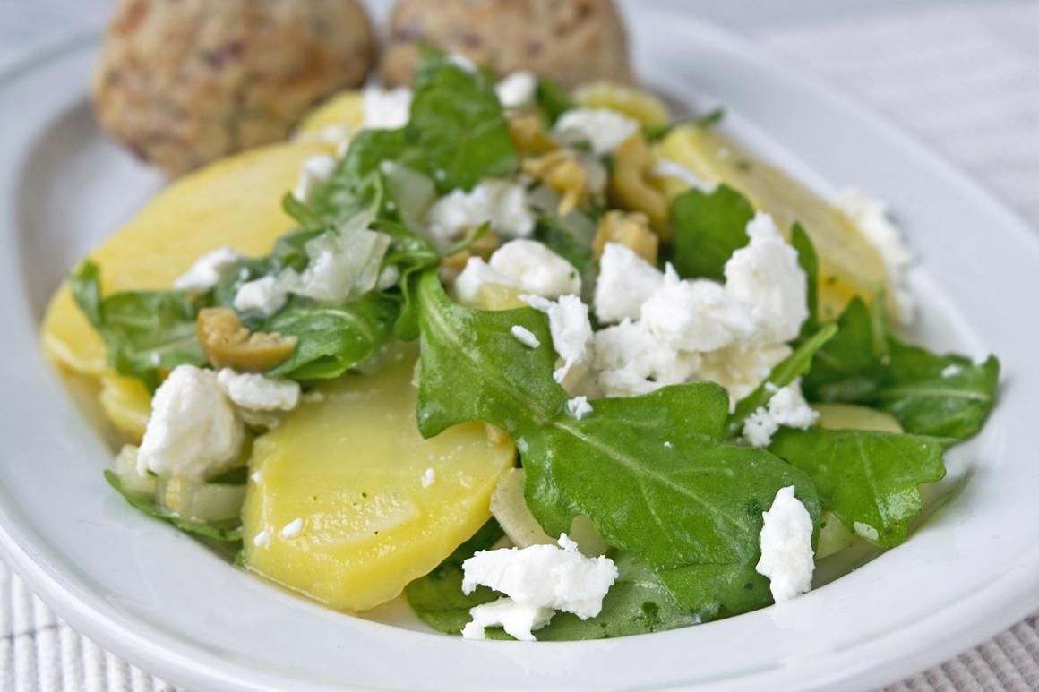 Kartoffelsalat mit Rucola & Schafskäse