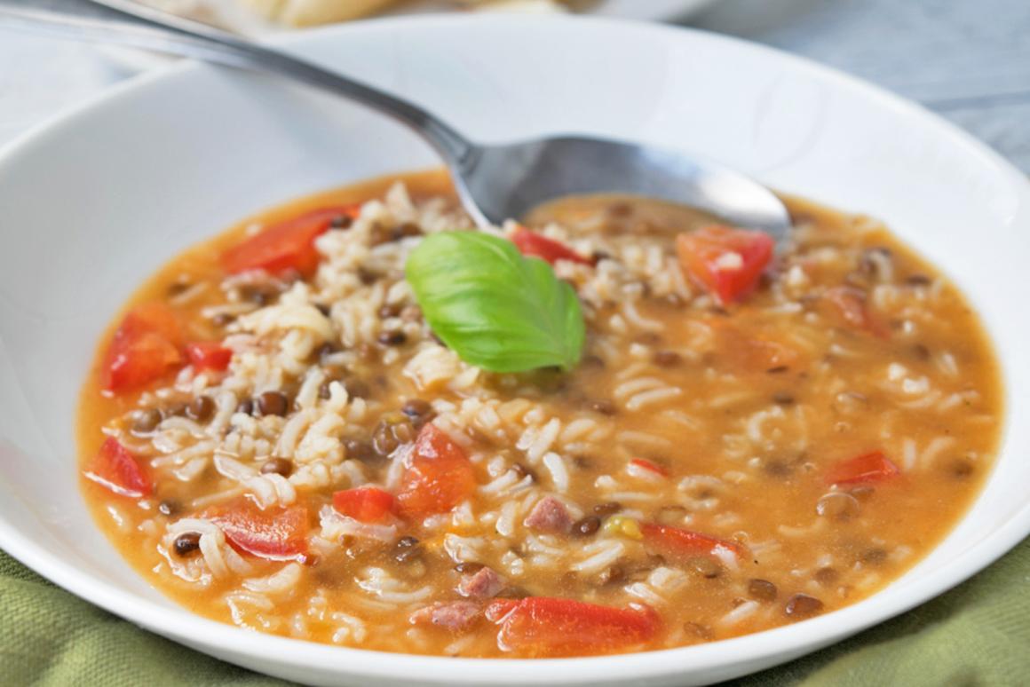 Rote Reis-Linsen-Suppe