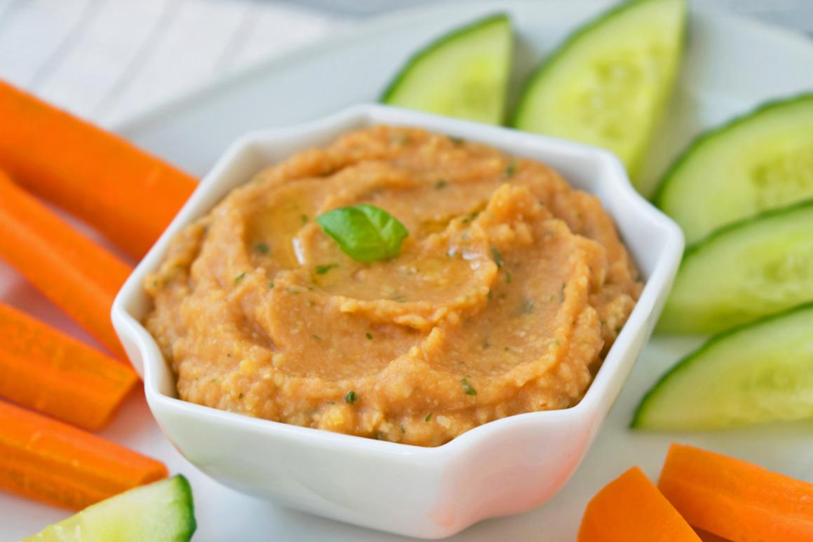 Kichererbsendip mit Rohkost