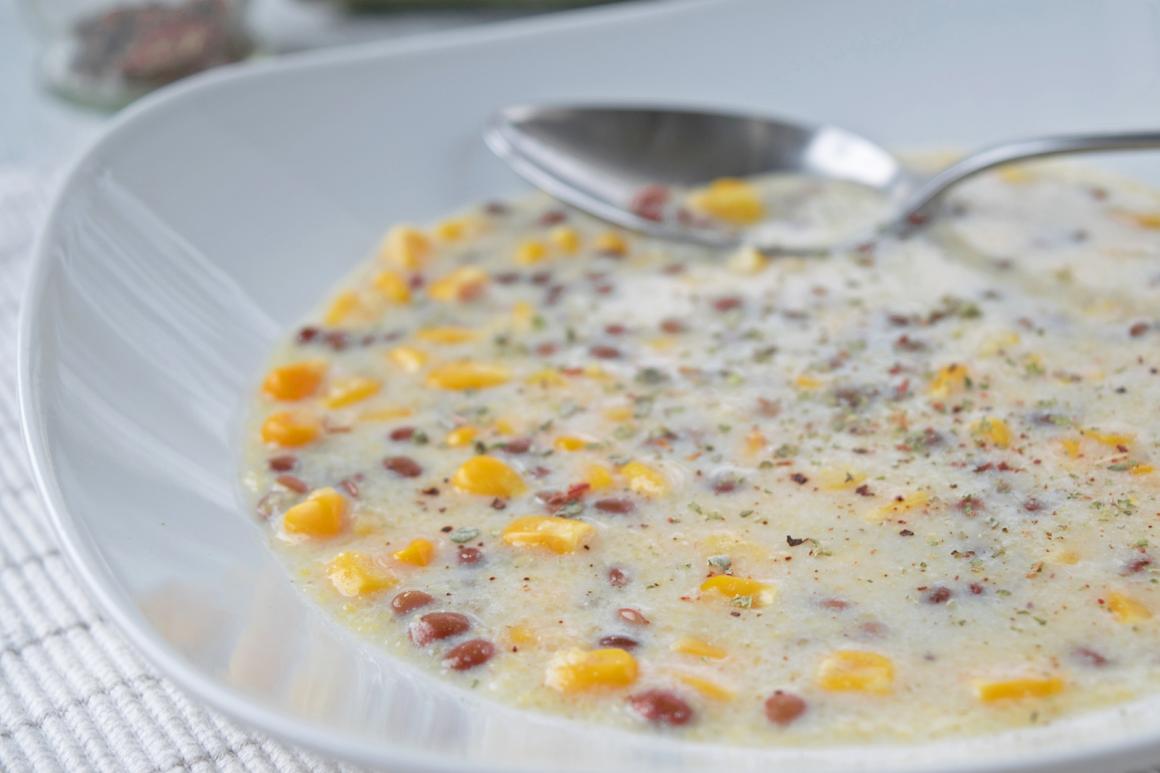 Mais-Linsen-Minestrone
