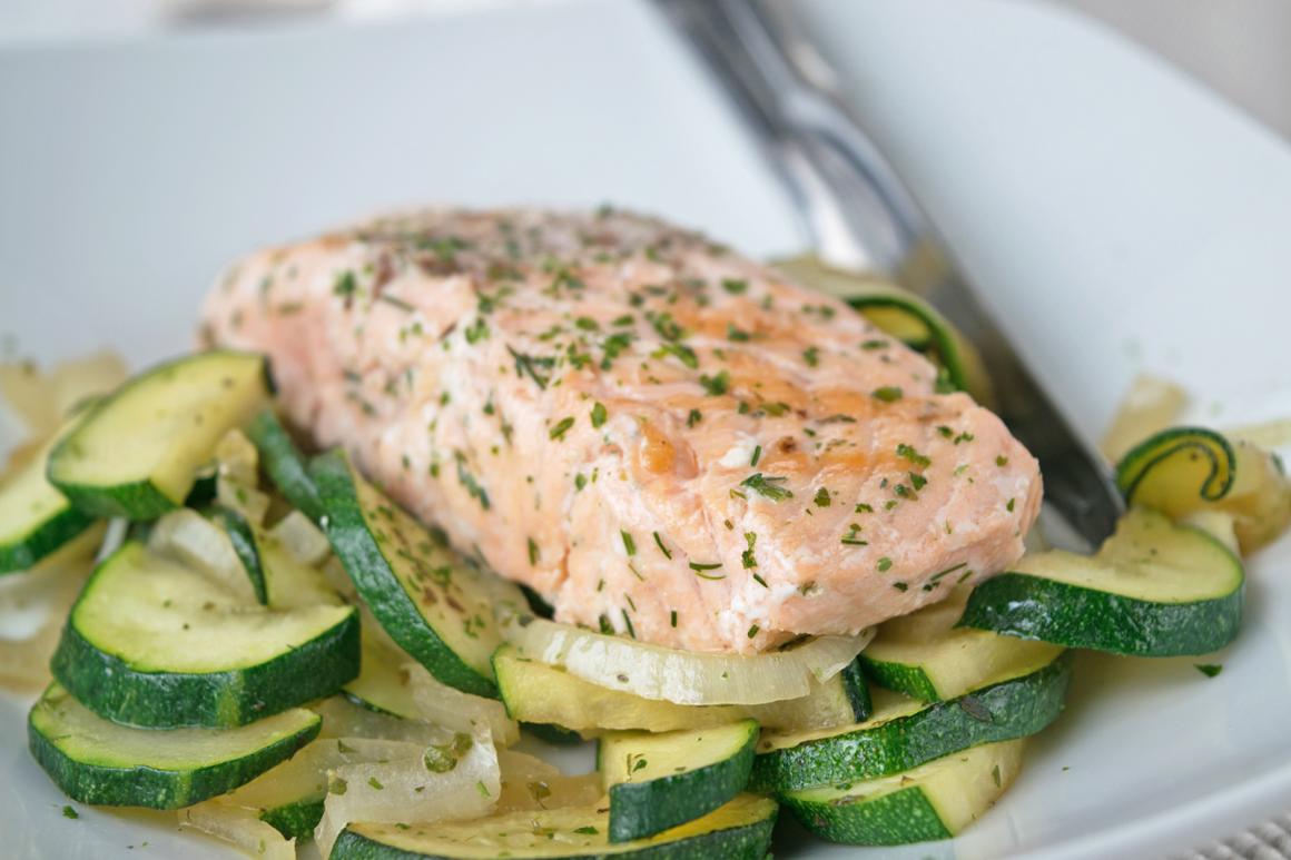 Wildlachs mit Gemüse vom Grill