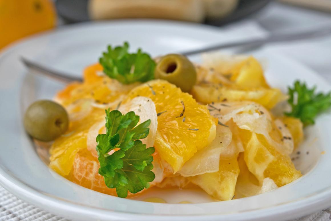 Zwiebel-Orangen-Salat