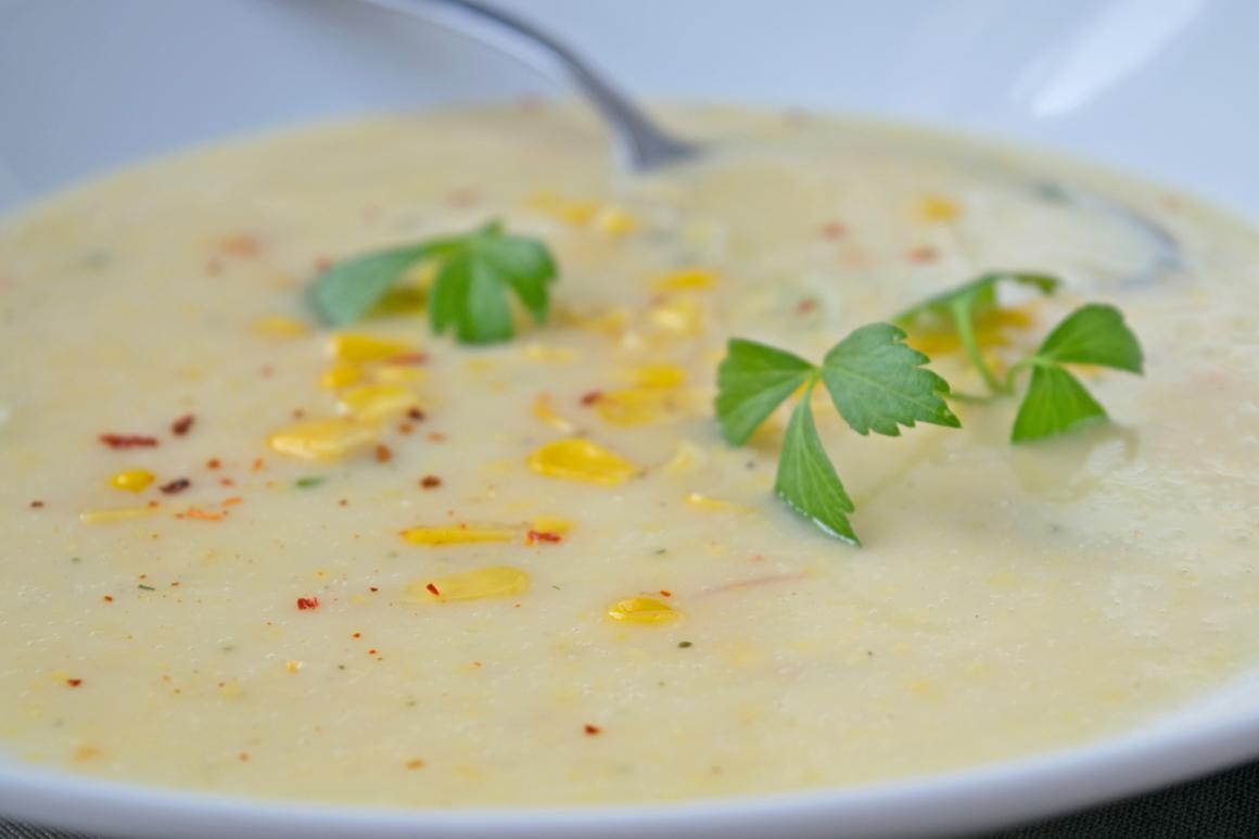 Scharfe Maissuppe mit Kartoffeln - Rezept